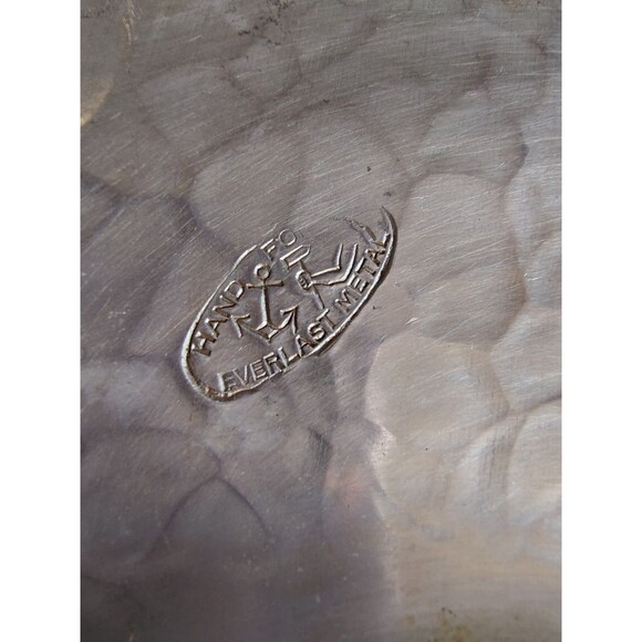 Vtg Hand Forged Everlast Metal Decorative Tray Charger Centerpiece Floral Fruit - Picture 3 of 7